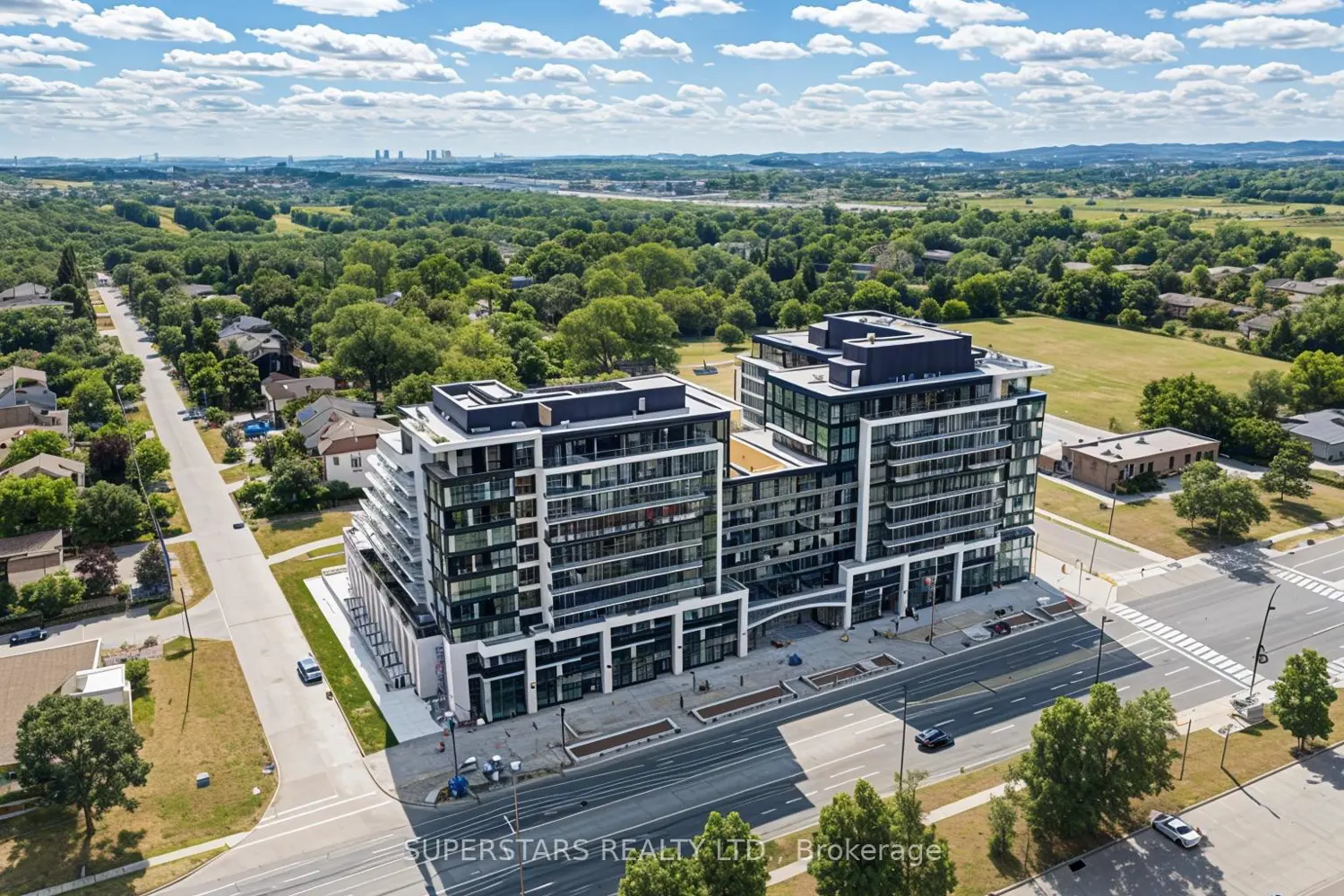 8188 Yonge Street 626