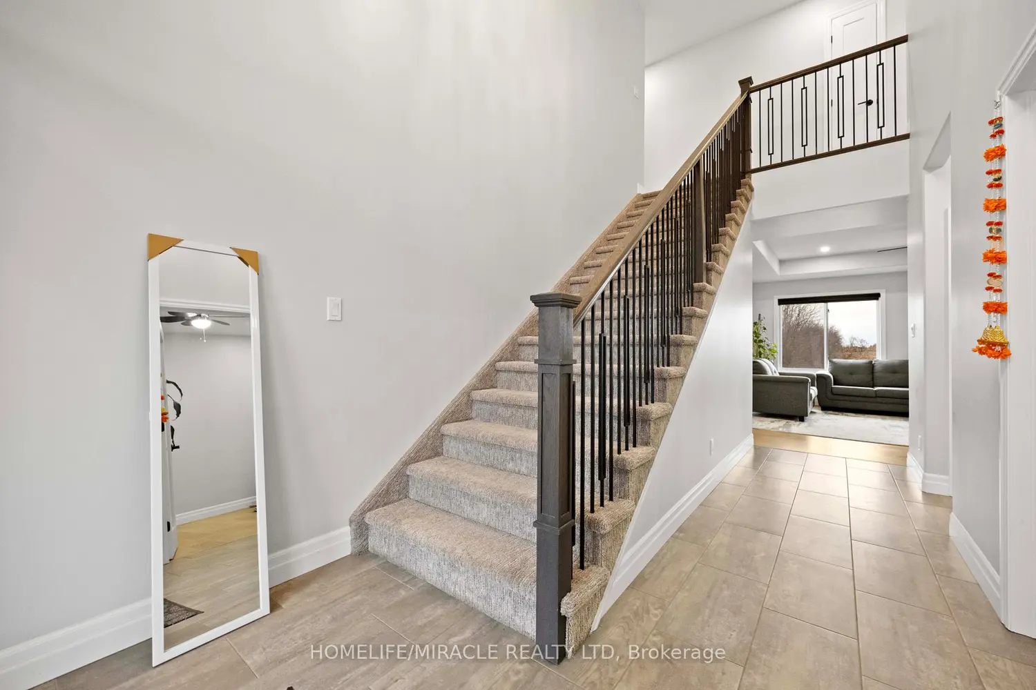 61 Raycroft Drive photo 2