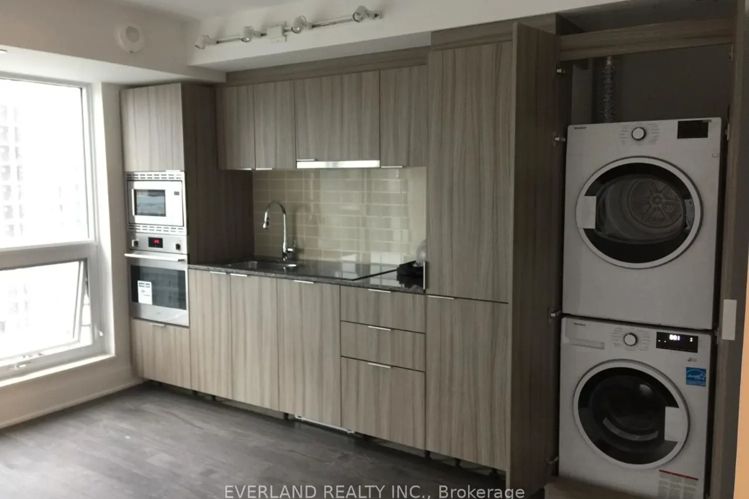 955 Bay Street 1804
