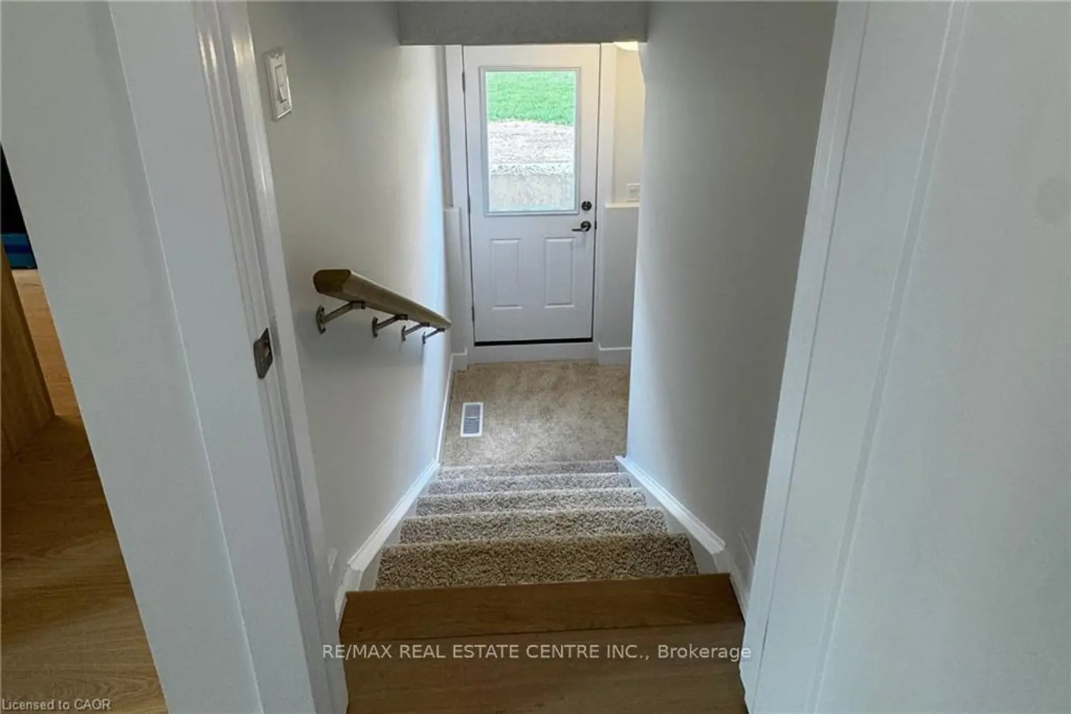 123 Maple Street photo 2