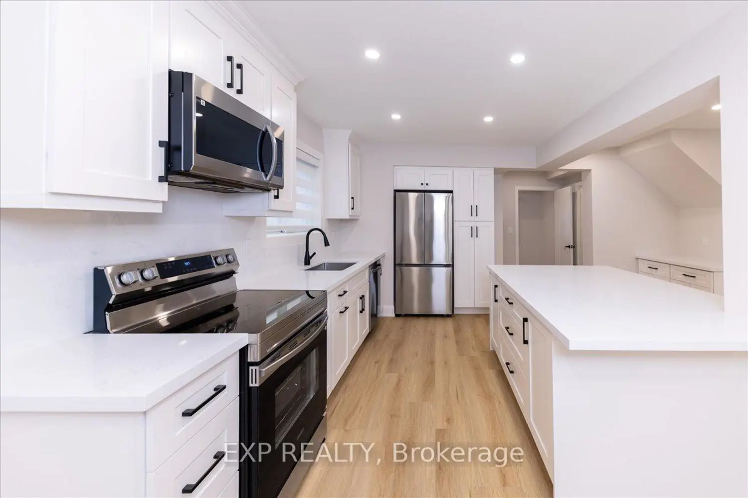 149 Ivon Avenue photo 3