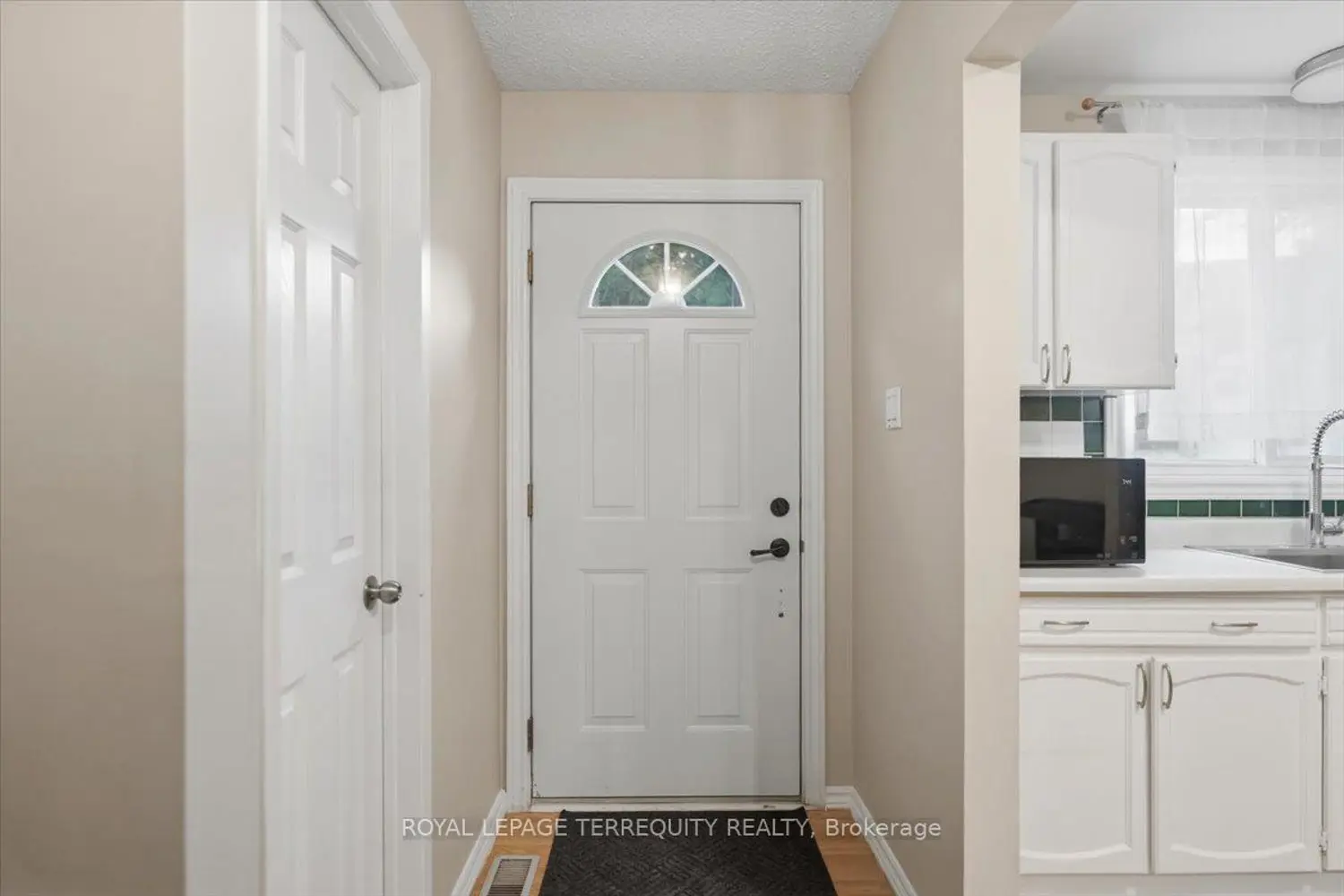 175 Siebert Avenue 1 photo 3