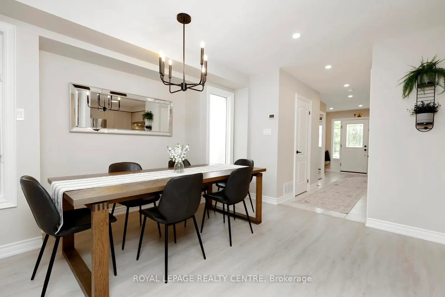 156 Chudleigh Street photo 4