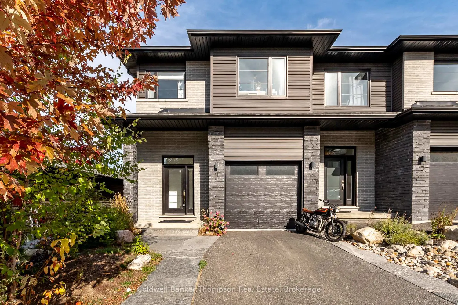 11 Cascade Lane photo 2