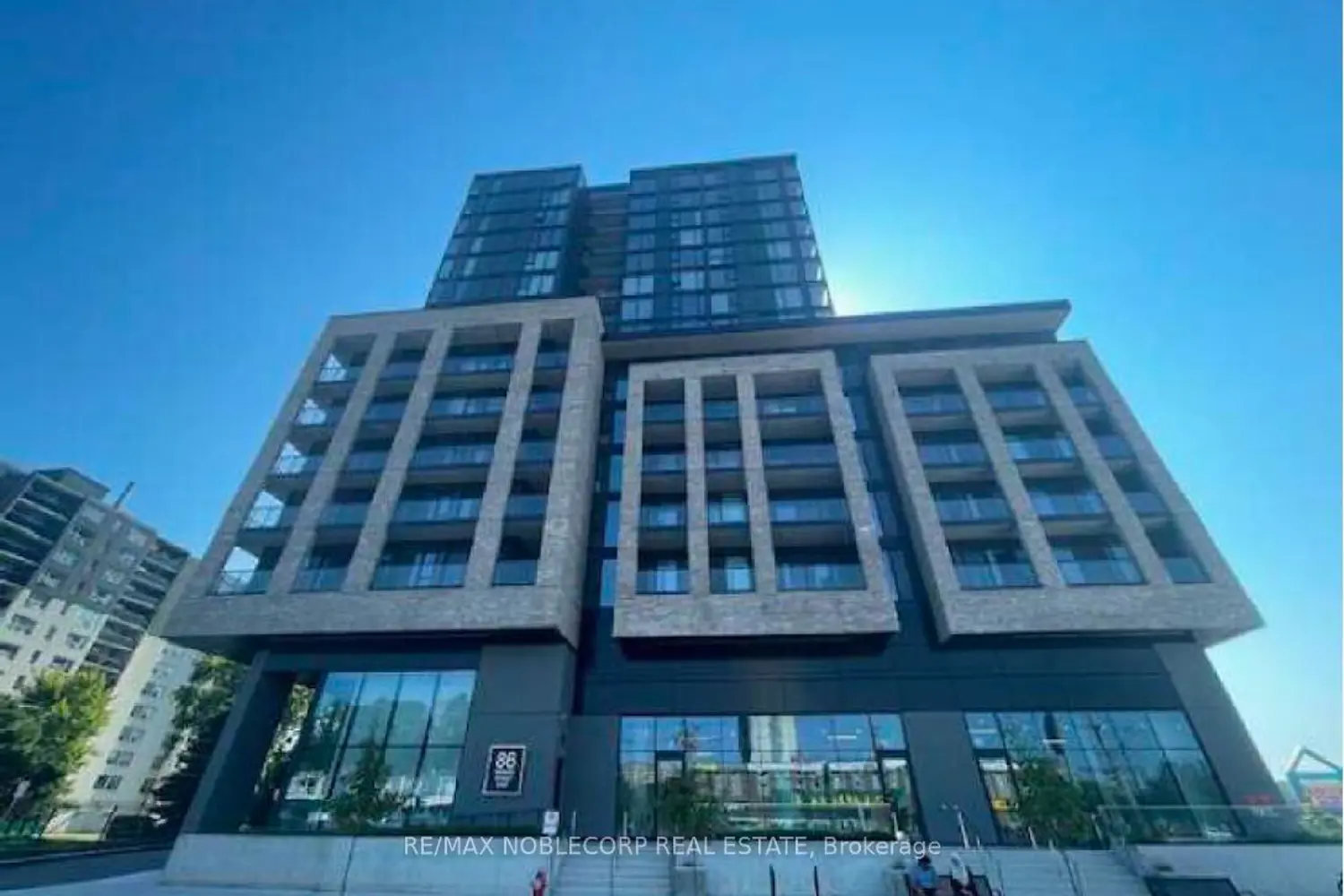 86 Dundas Street 1313
