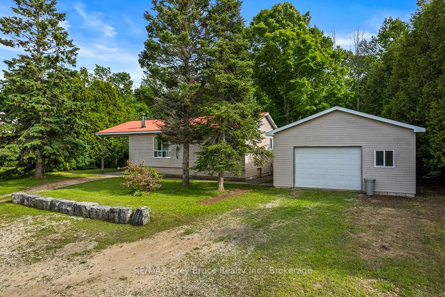 335 Pike Bay Road photo 2