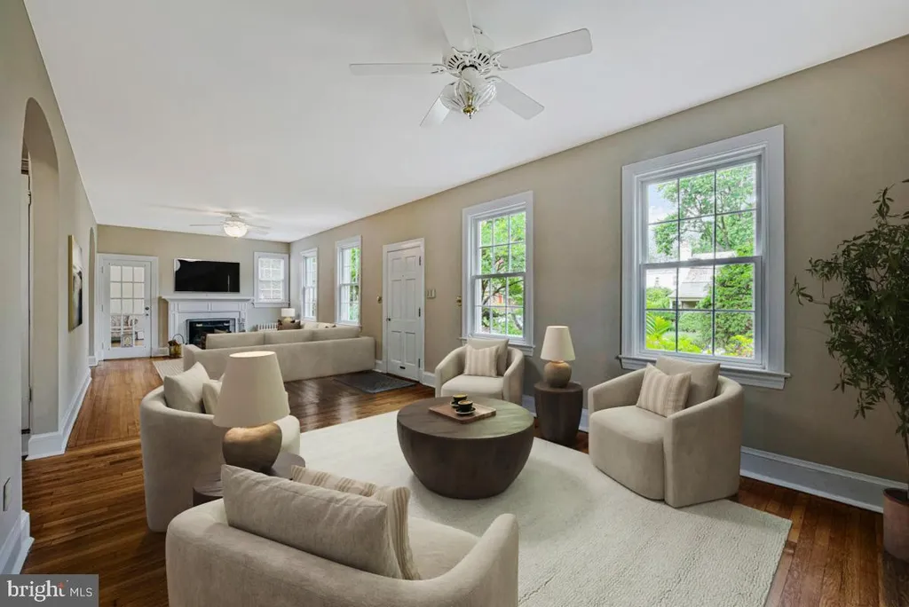 115 Lucas Lane, Bethesda, MD 20814 photo 3