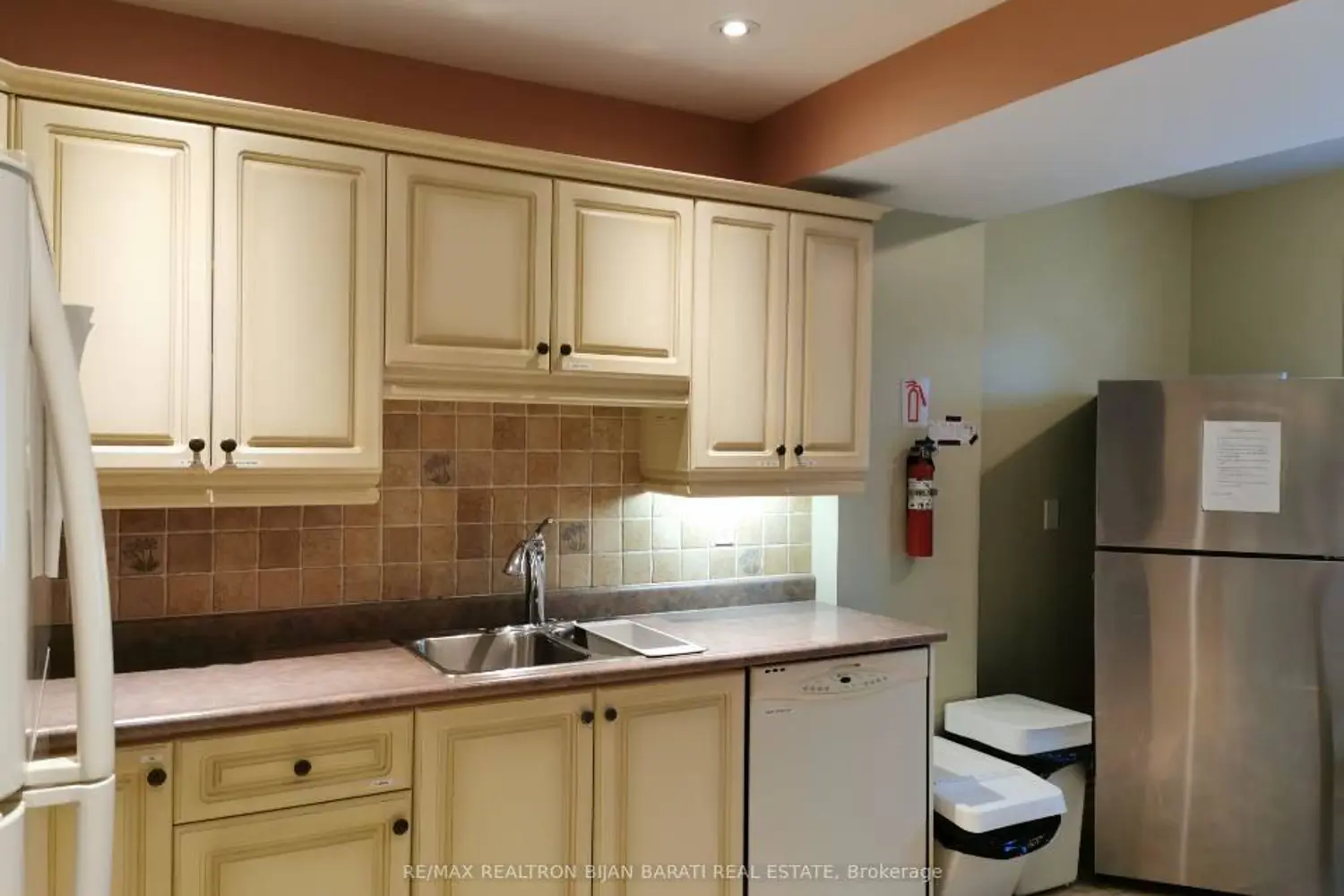 127 Parkview Avenue photo 3