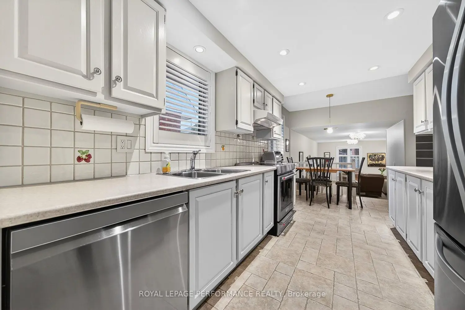 270 Compton Avenue photo 4