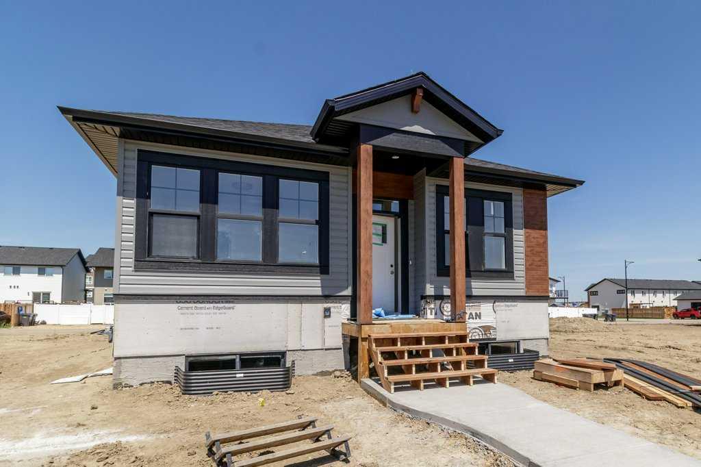 25 Ian Way, Sylvan Lake, AB, T4S 0W5