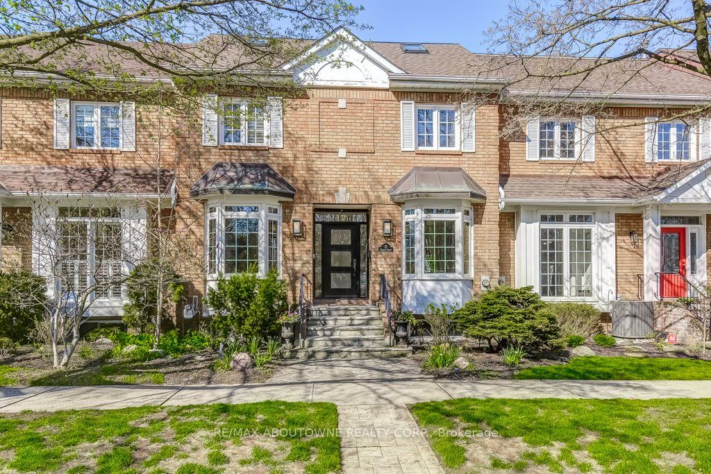21 Chisholm Street, Oakville, ON, L6K 3W2
