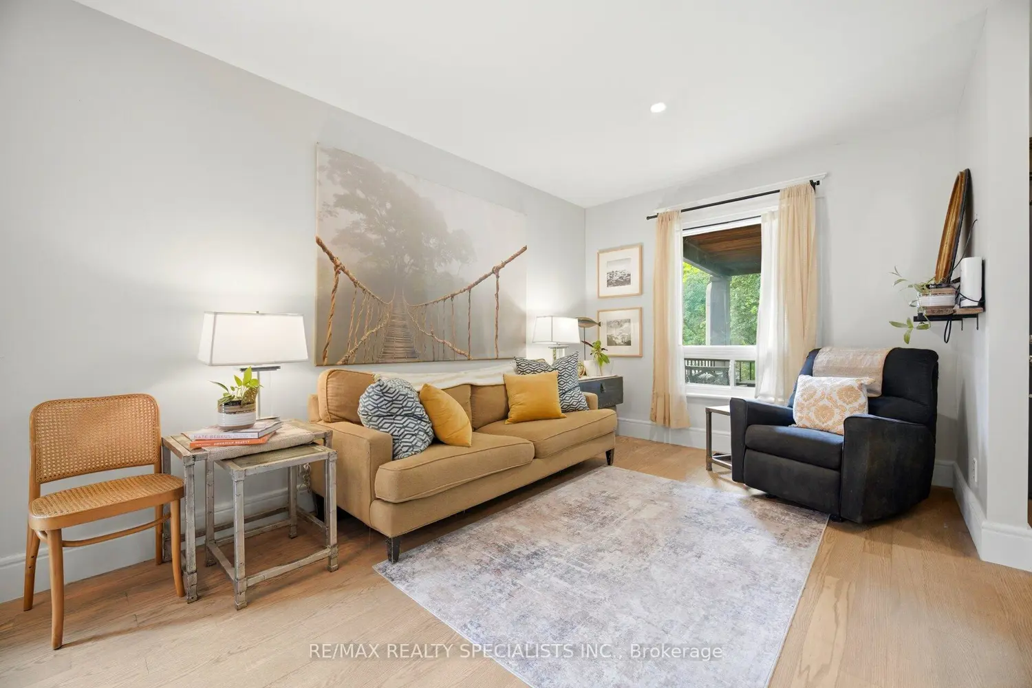166 East Avenue photo 4