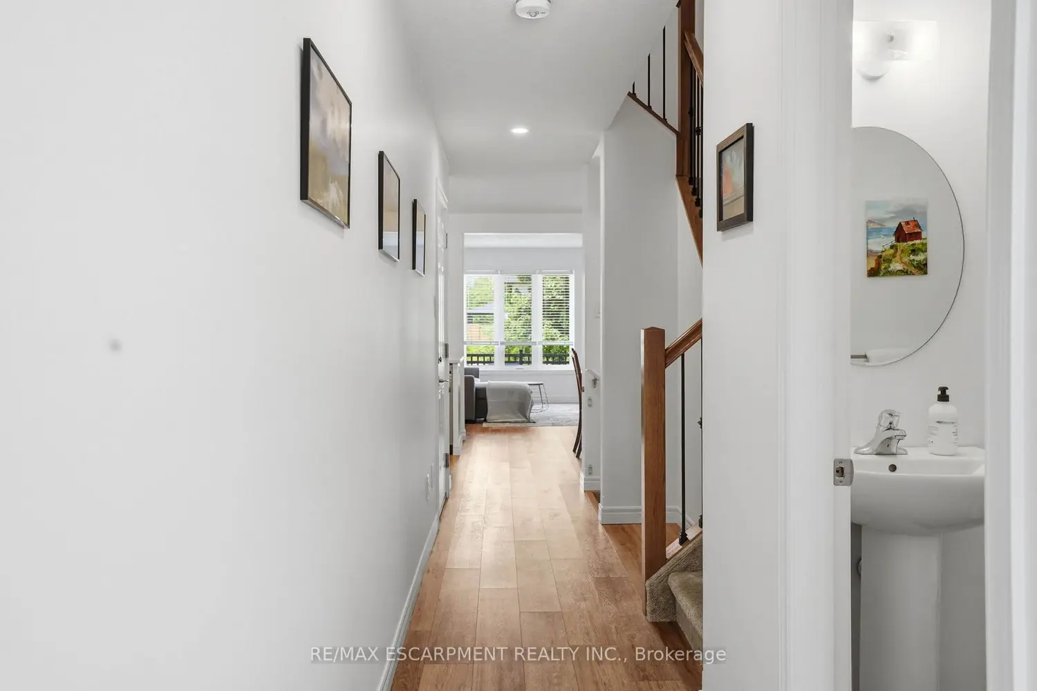 29 Schuyler Street 2 photo 3