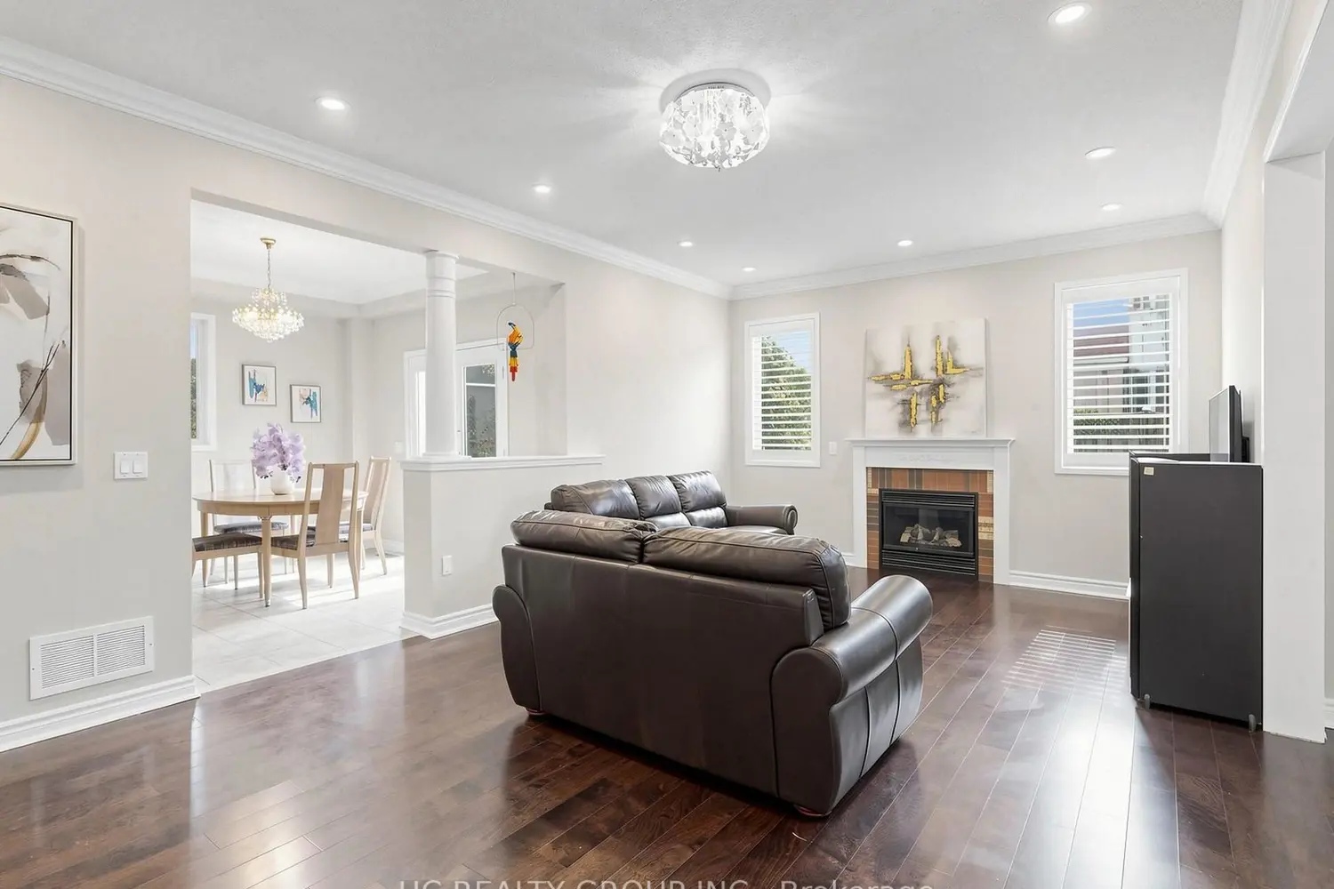 232 Stonebridge Drive photo 3