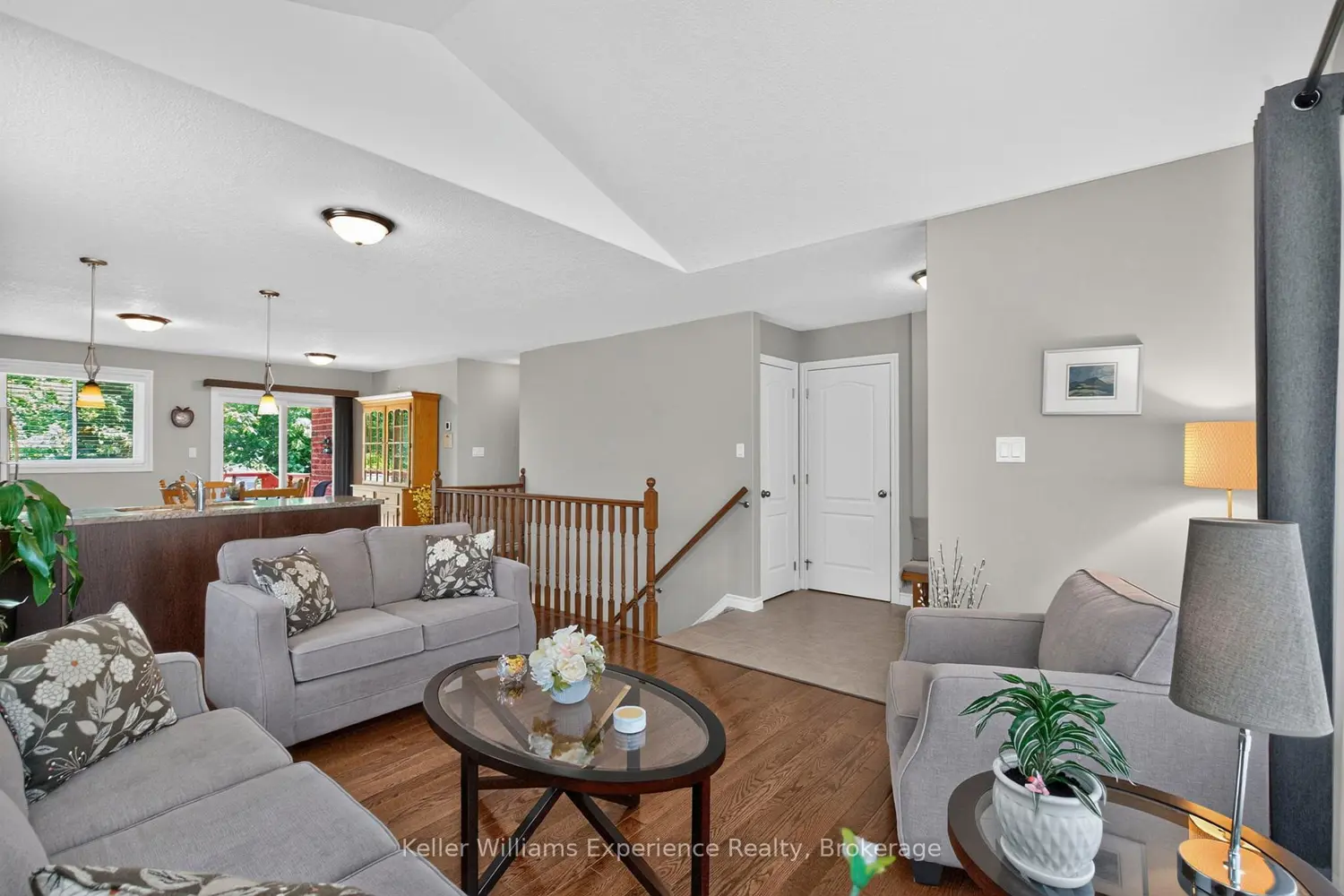 5 Sheppard Drive photo 3