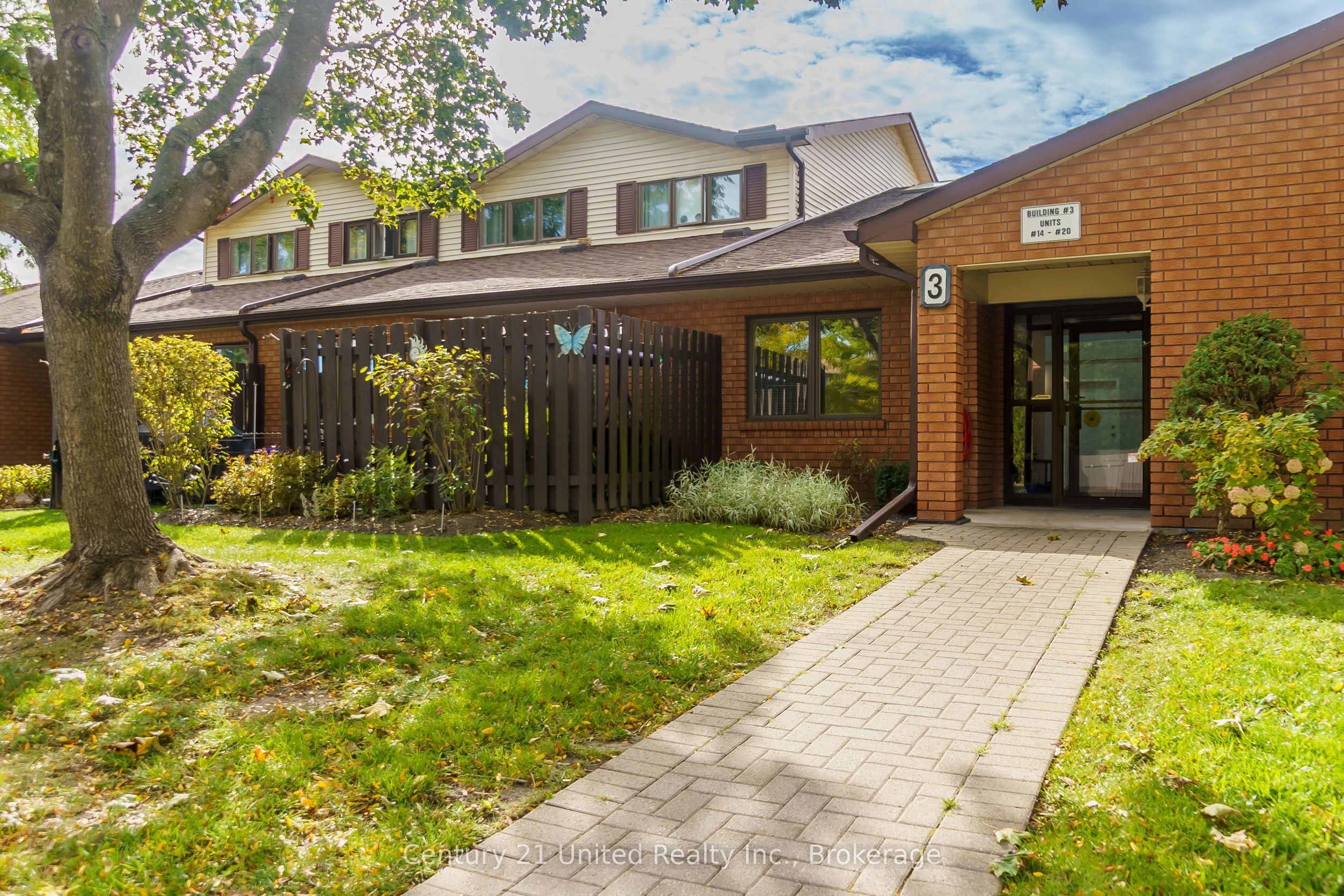 15-36 Champlain Crescent, Peterborough, ON, K9L 1T1