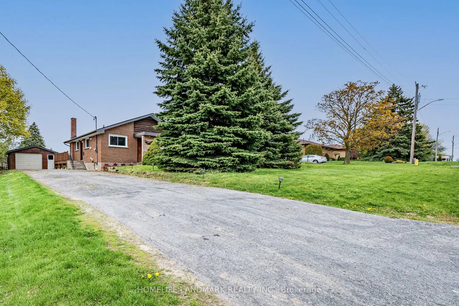 500 Larry Avenue photo 2