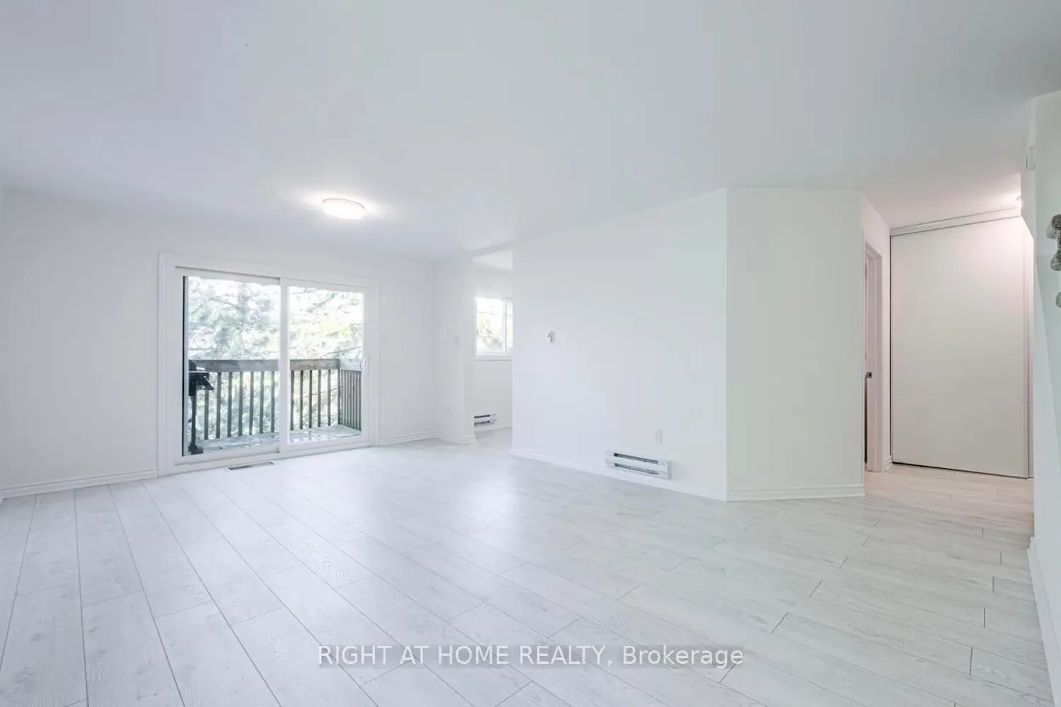 23 Meadow Lane 3 photo 4