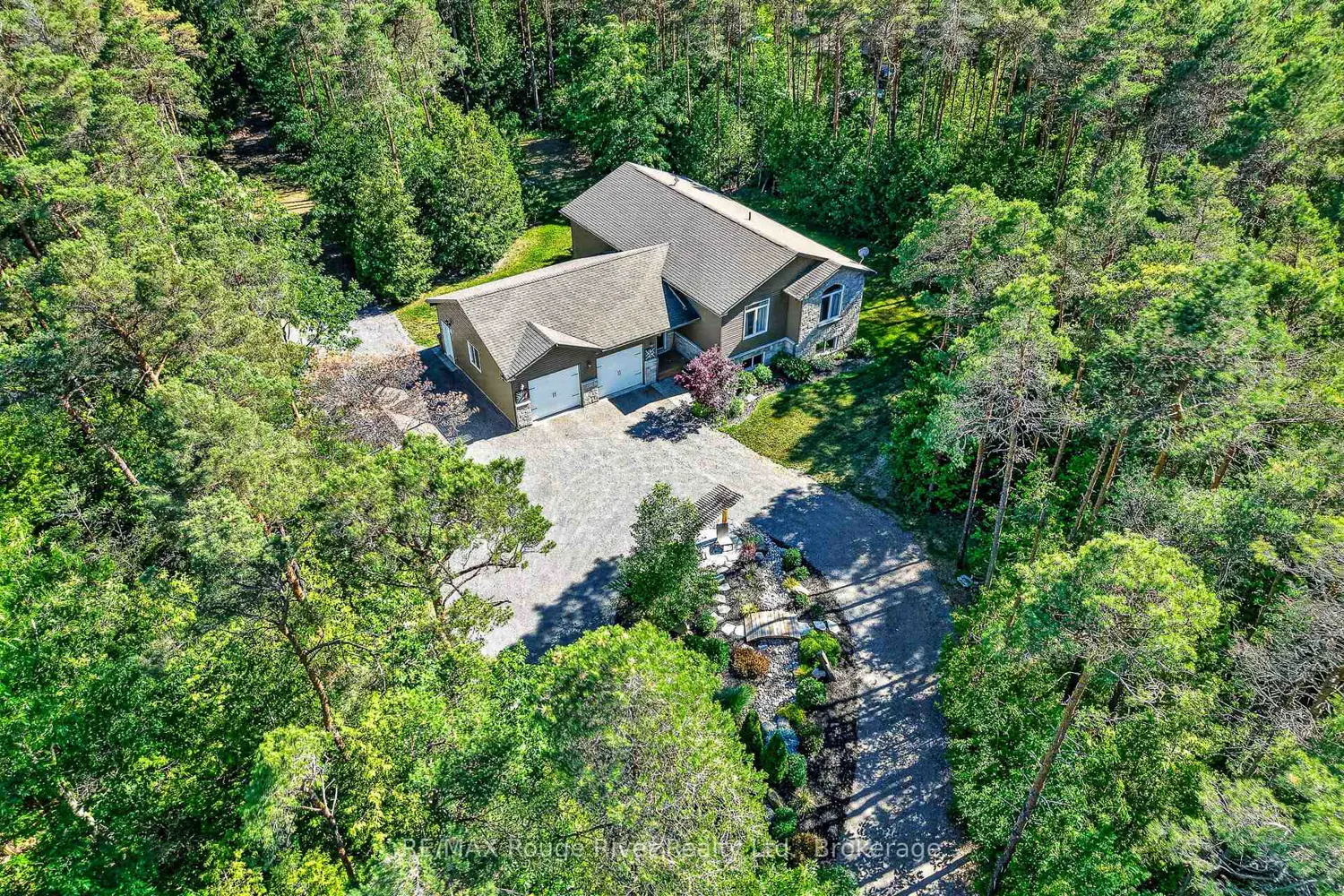 149 Pine Tree Lane photo 2