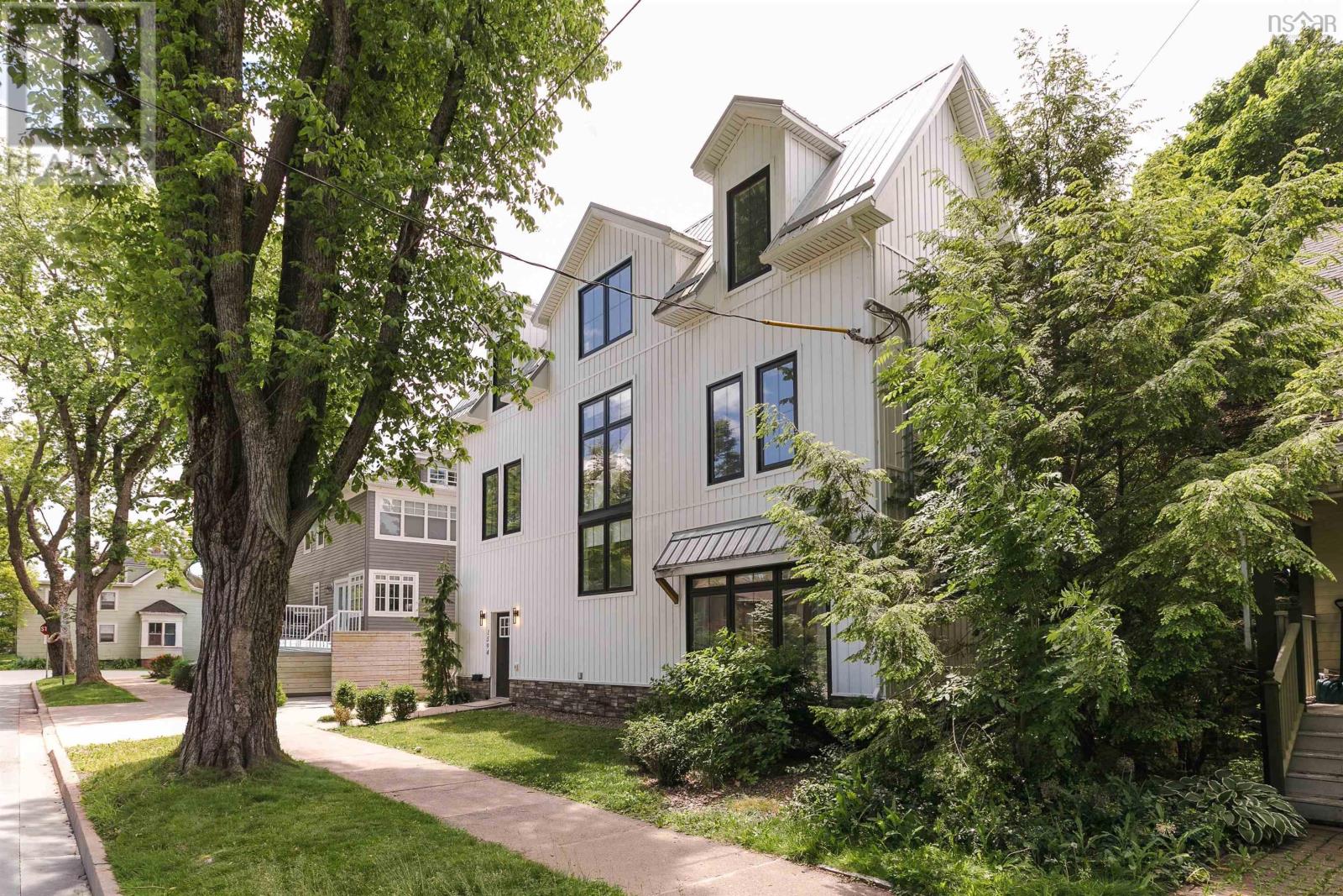 1594 Preston , Halifax, NS, B3H3V1 photo 2