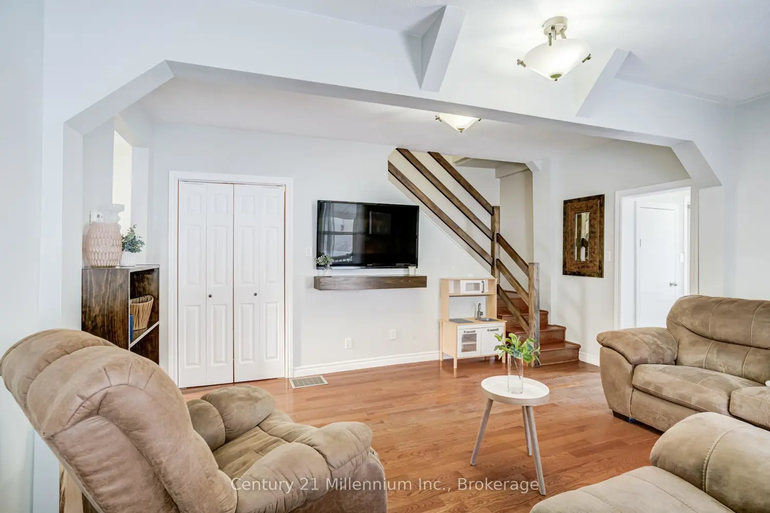 328 Bruce Road 40 photo 4