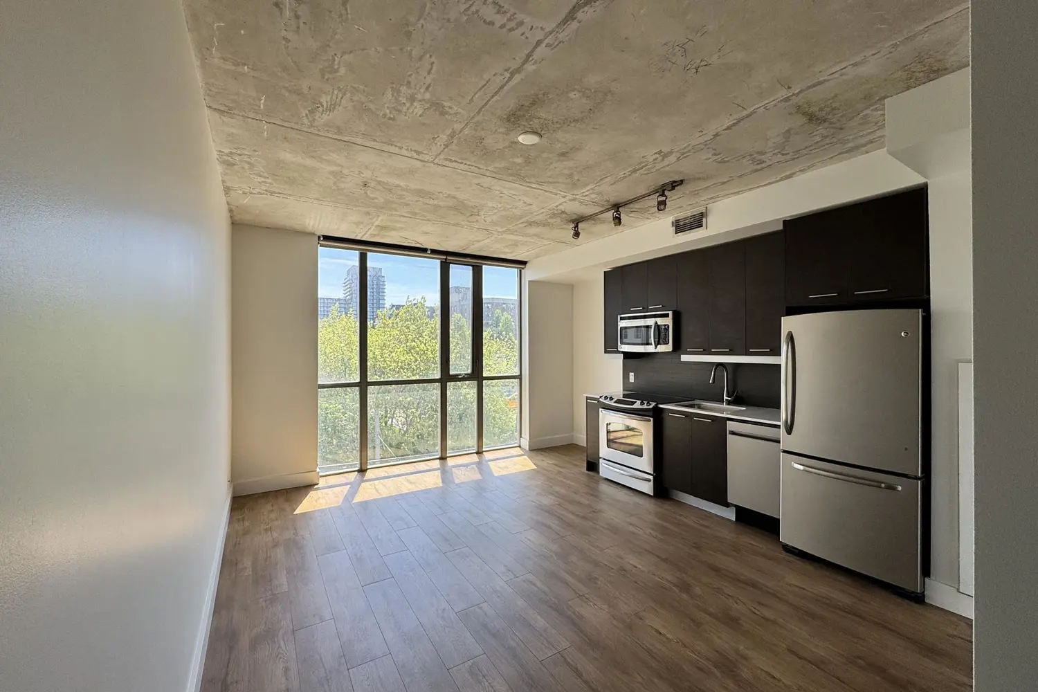2 Gladstone Avenue 308 photo 4