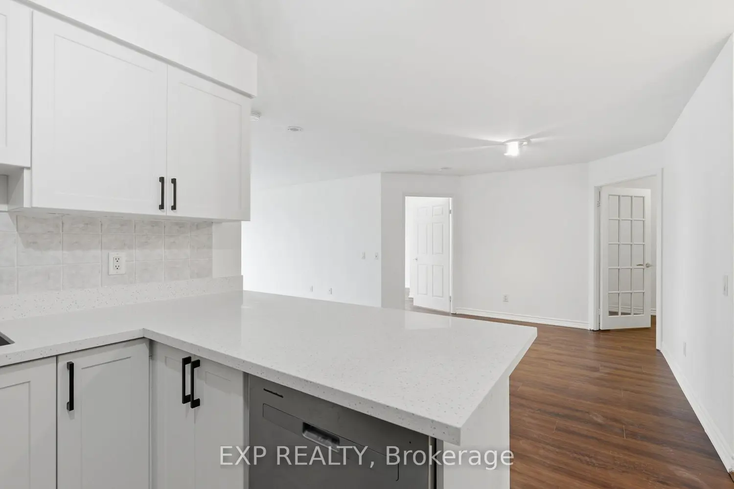 25 Kingsbridge Garden Circle 2120 photo 4