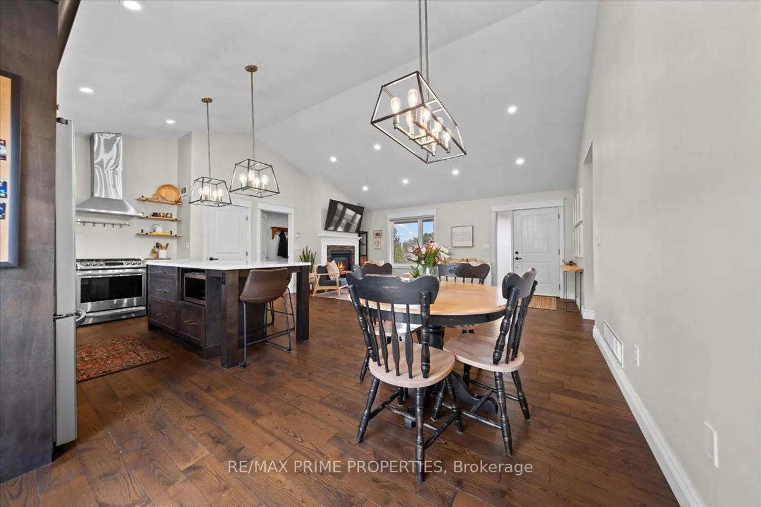111 Comba Lane photo 4