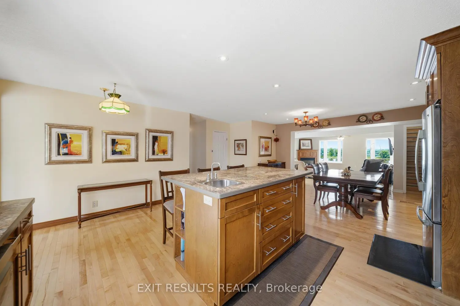 3509 Brazeau Street photo 2