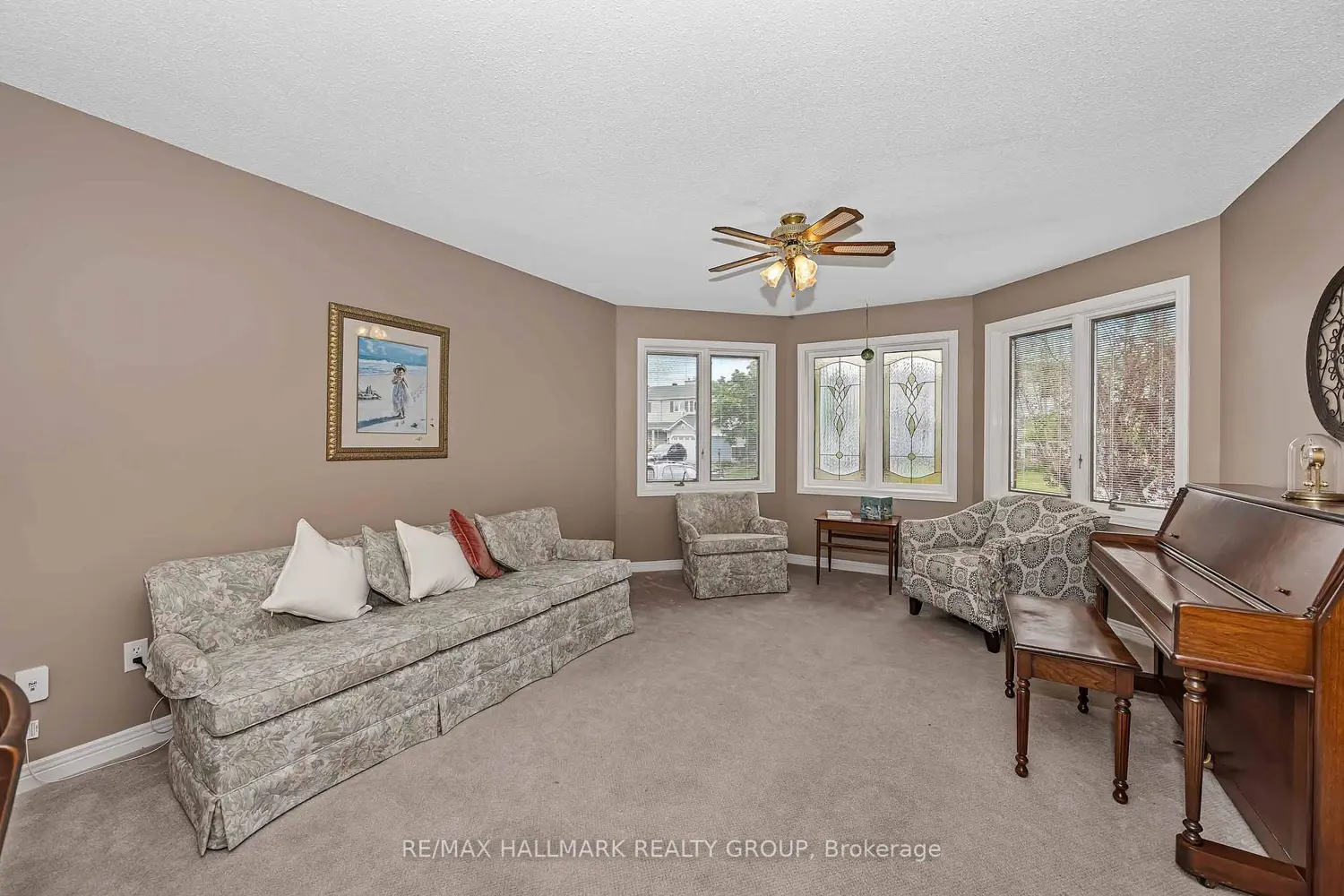 18 Randall James Drive photo 3