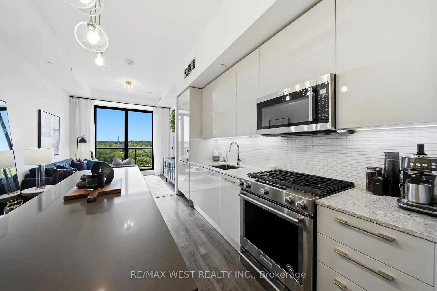 2118 Bloor Street 709 photo 4