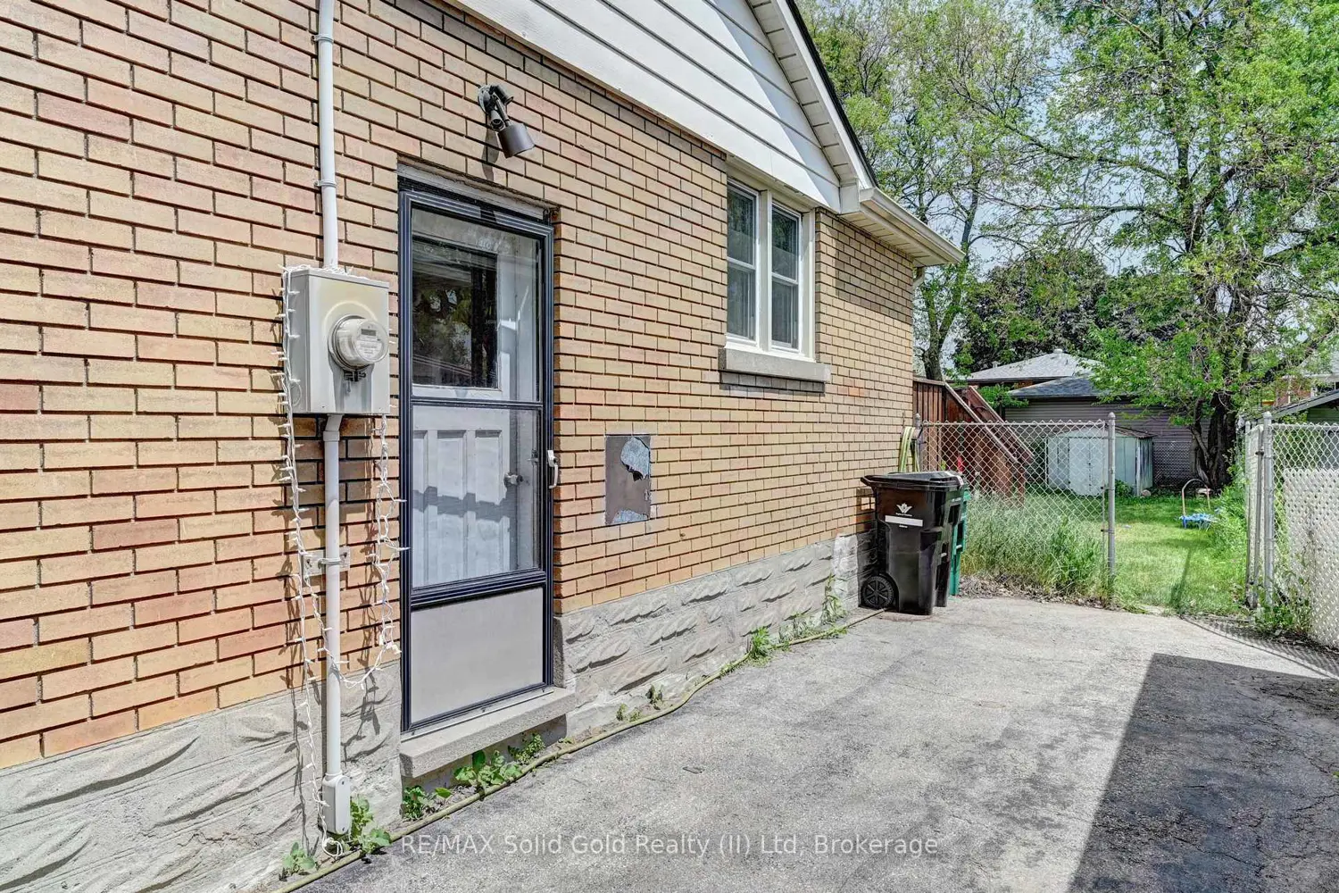 245 Eighth Avenue photo 3