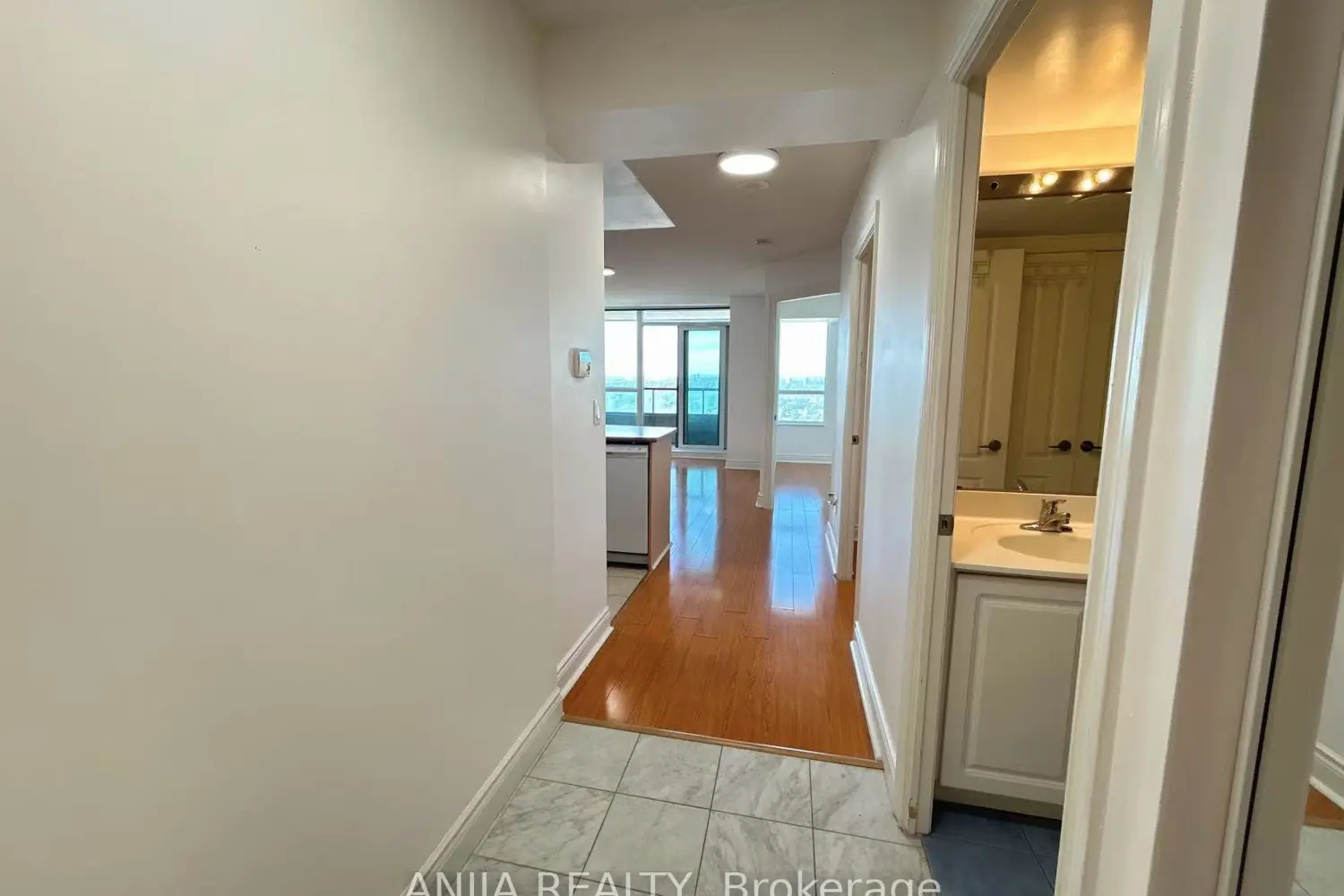 50 Brian Harrison Way 2805 photo 3