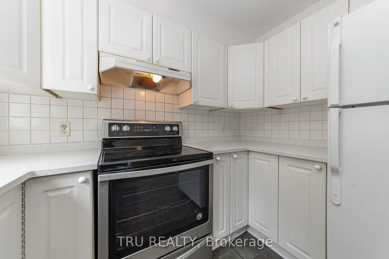 135 Margrave Avenue photo 5