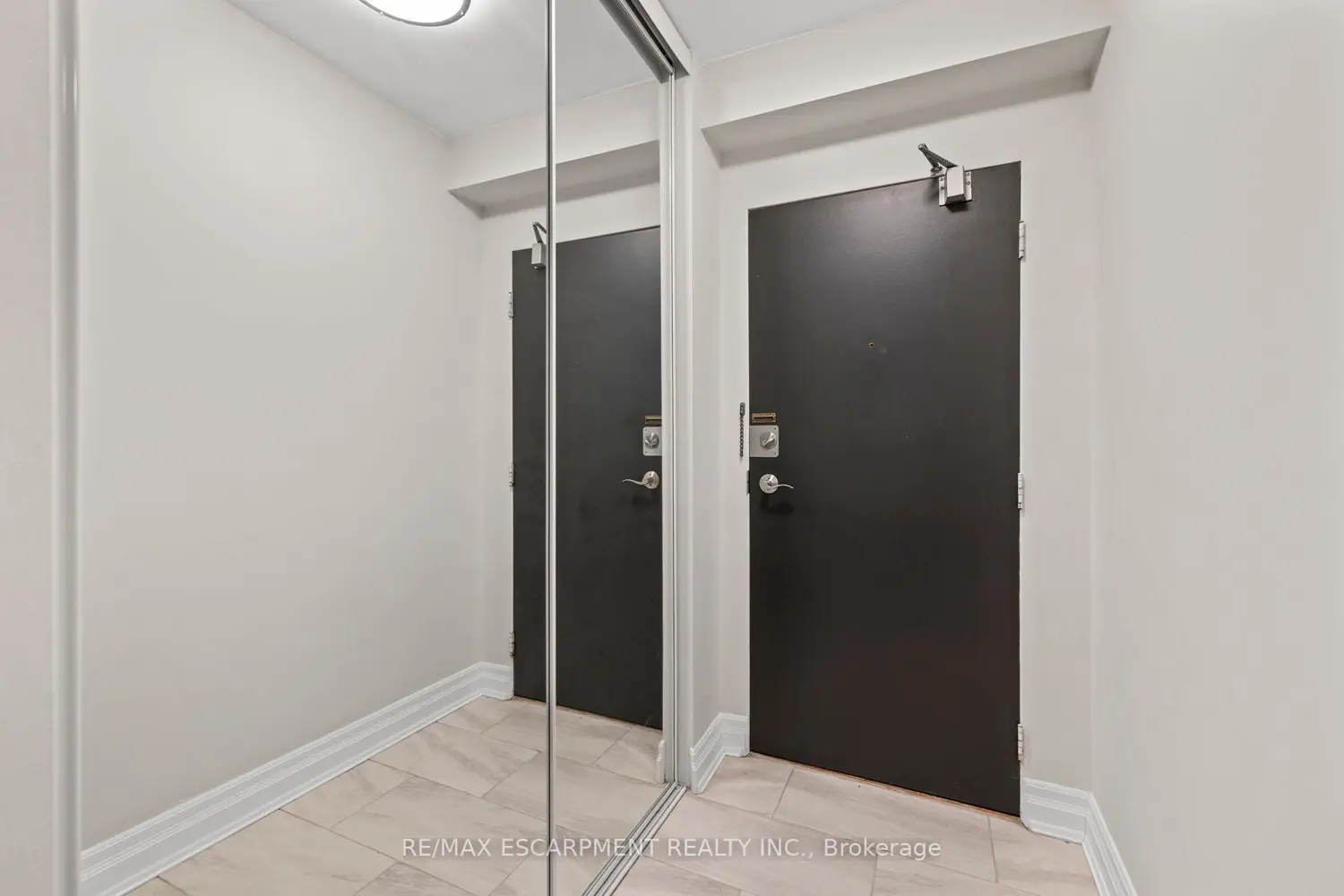 700 Dynes Road 414 photo 5