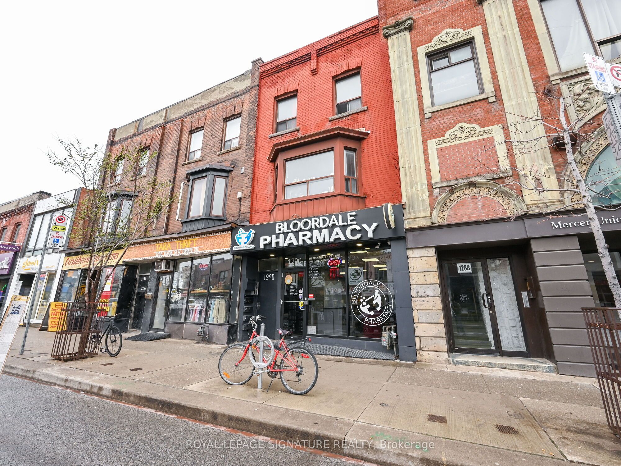 1st-1290 Bloor Street W, Toronto, ON, M6H 1N9