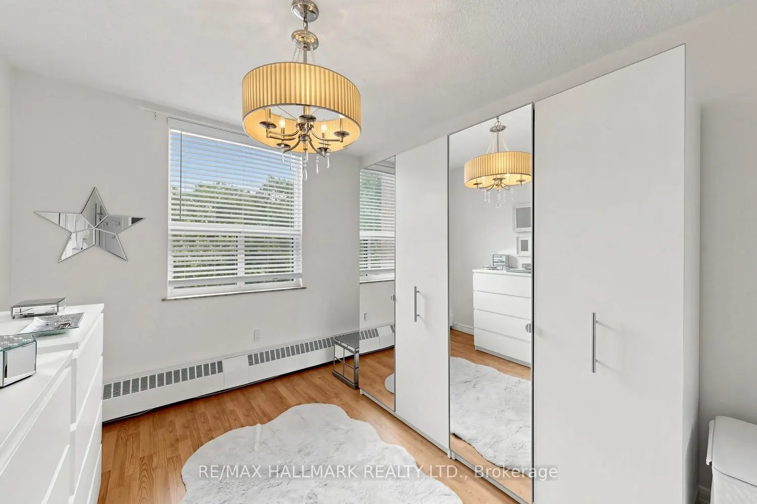 49 Queen Street 402 photo 3