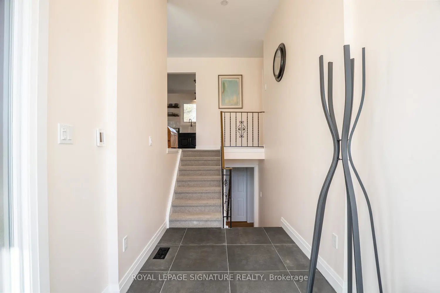 34 Champlain Crescent photo 3