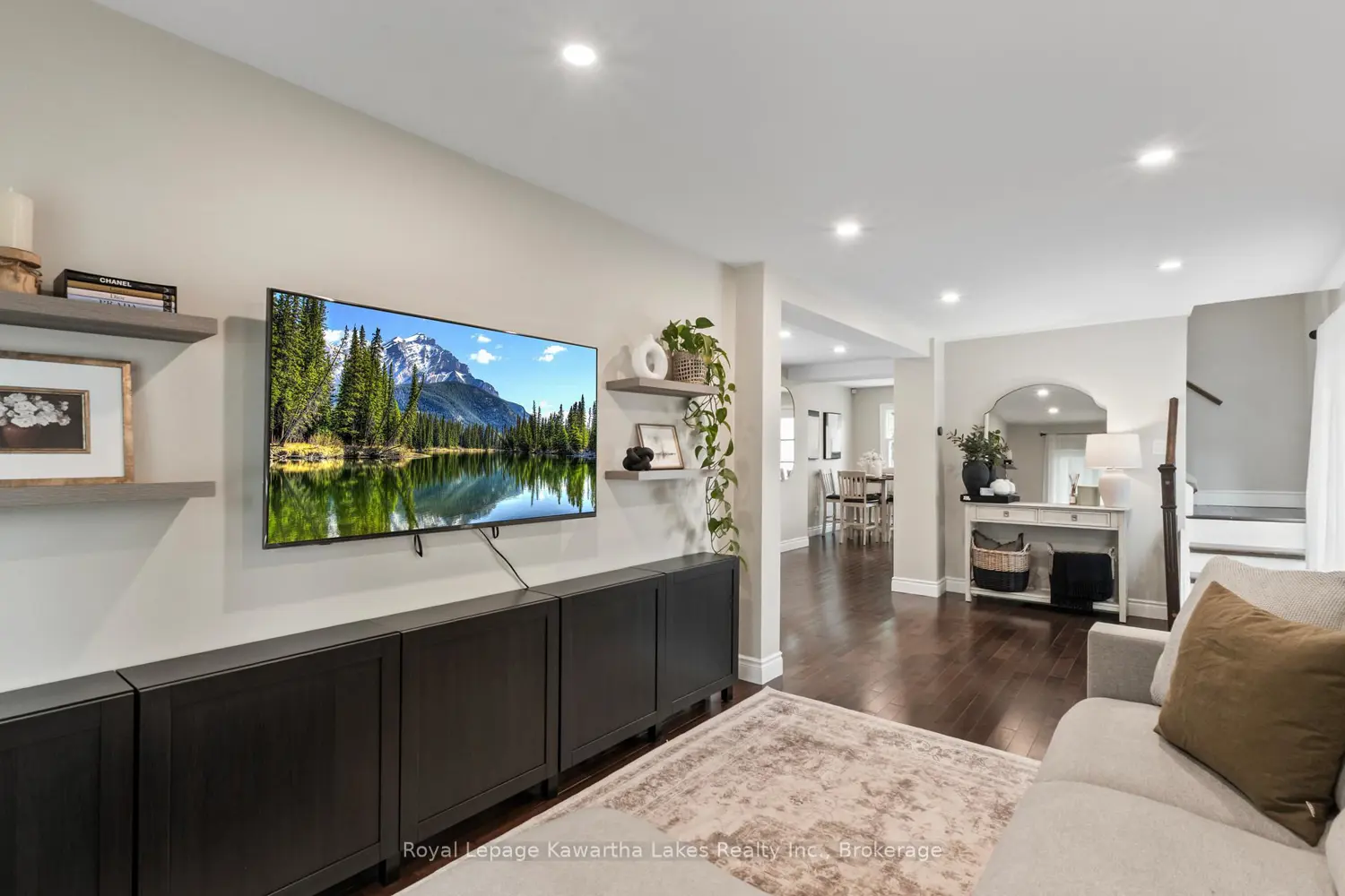 32 Simcoe Street photo 5