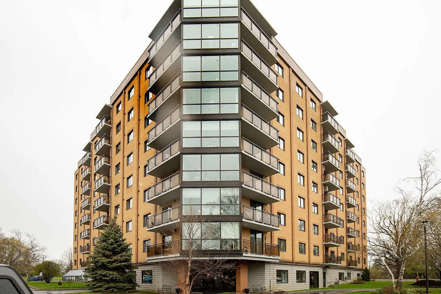 120 Barrett Court 305