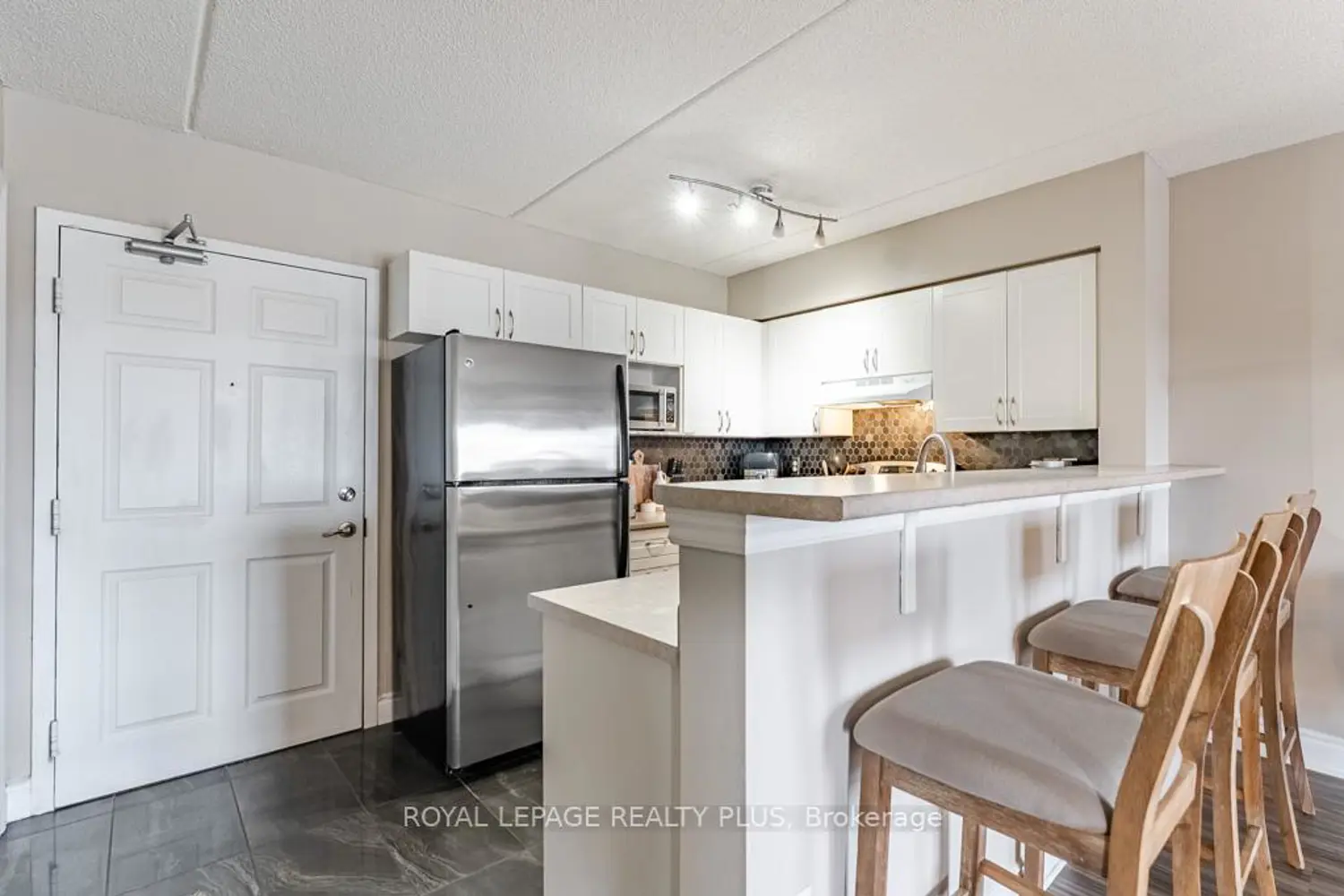 1370 Main Street 309