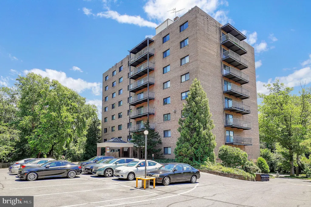 575 Thayer Avenue Unit 705, Silver Spring, MD 20910 photo 2