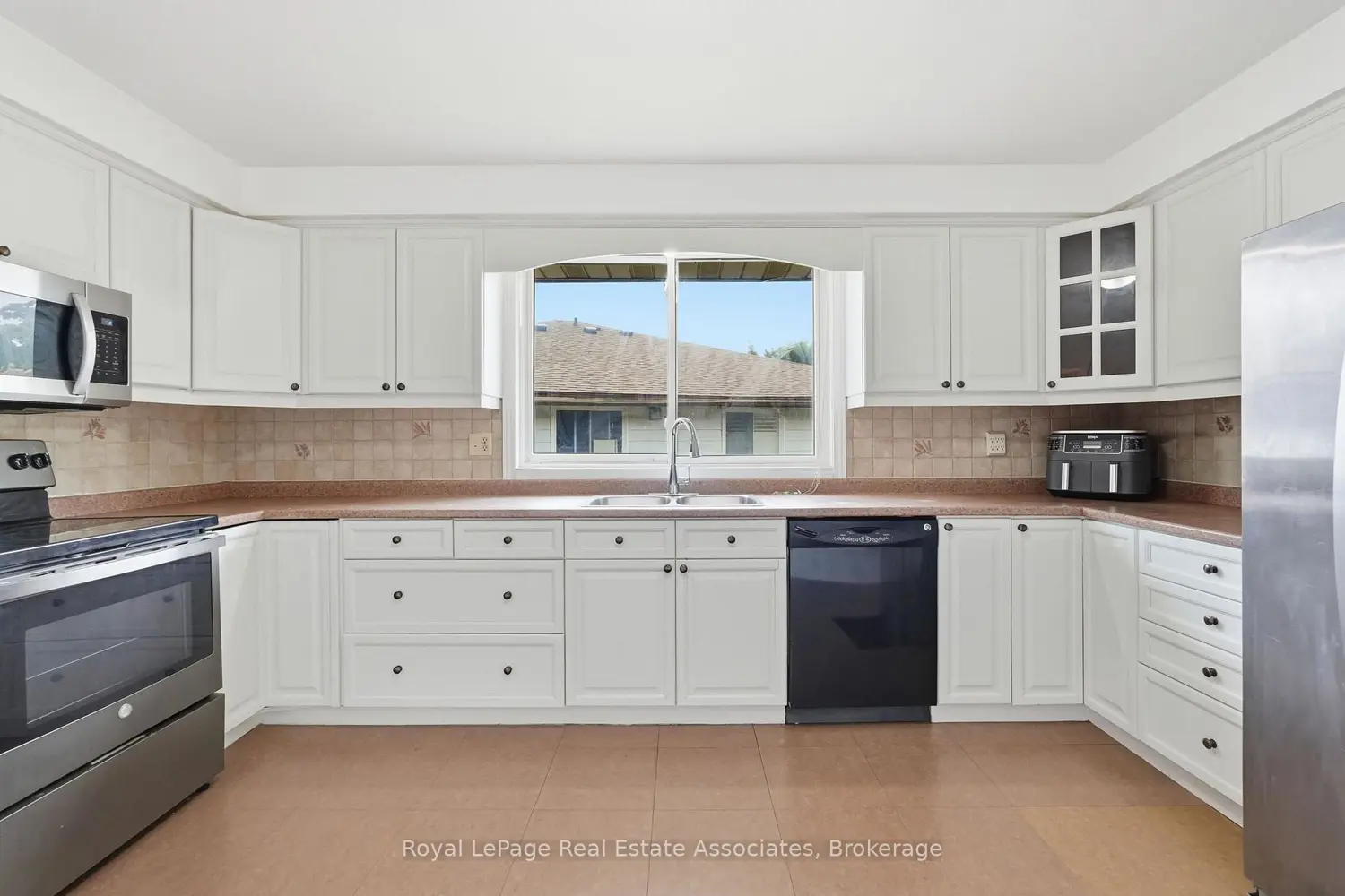 55 Eastbury Drive photo 5