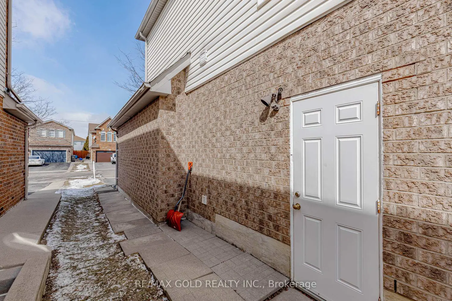 153 Cordgrass Crescent photo 4