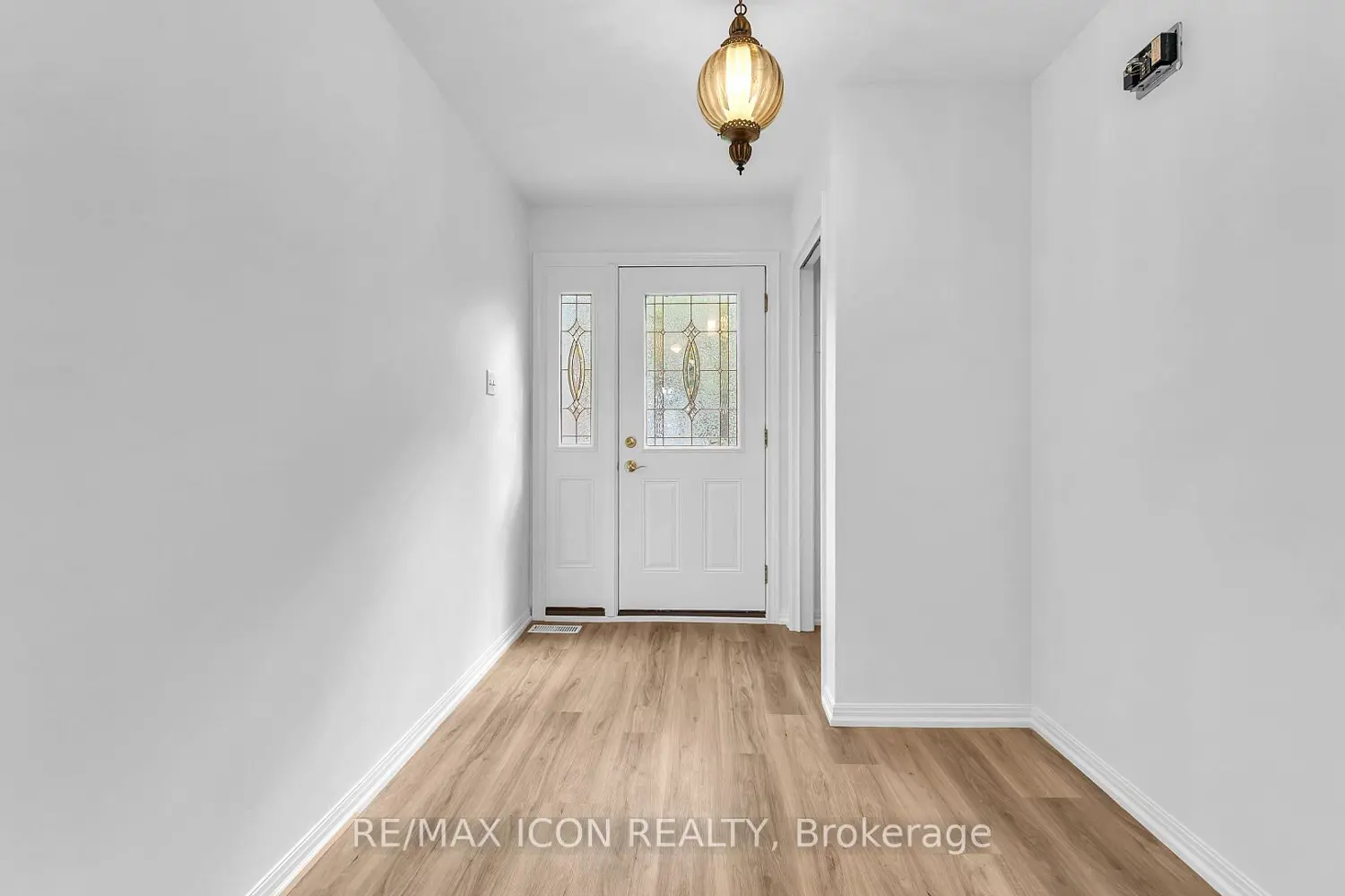 23163 Nairn Road photo 5