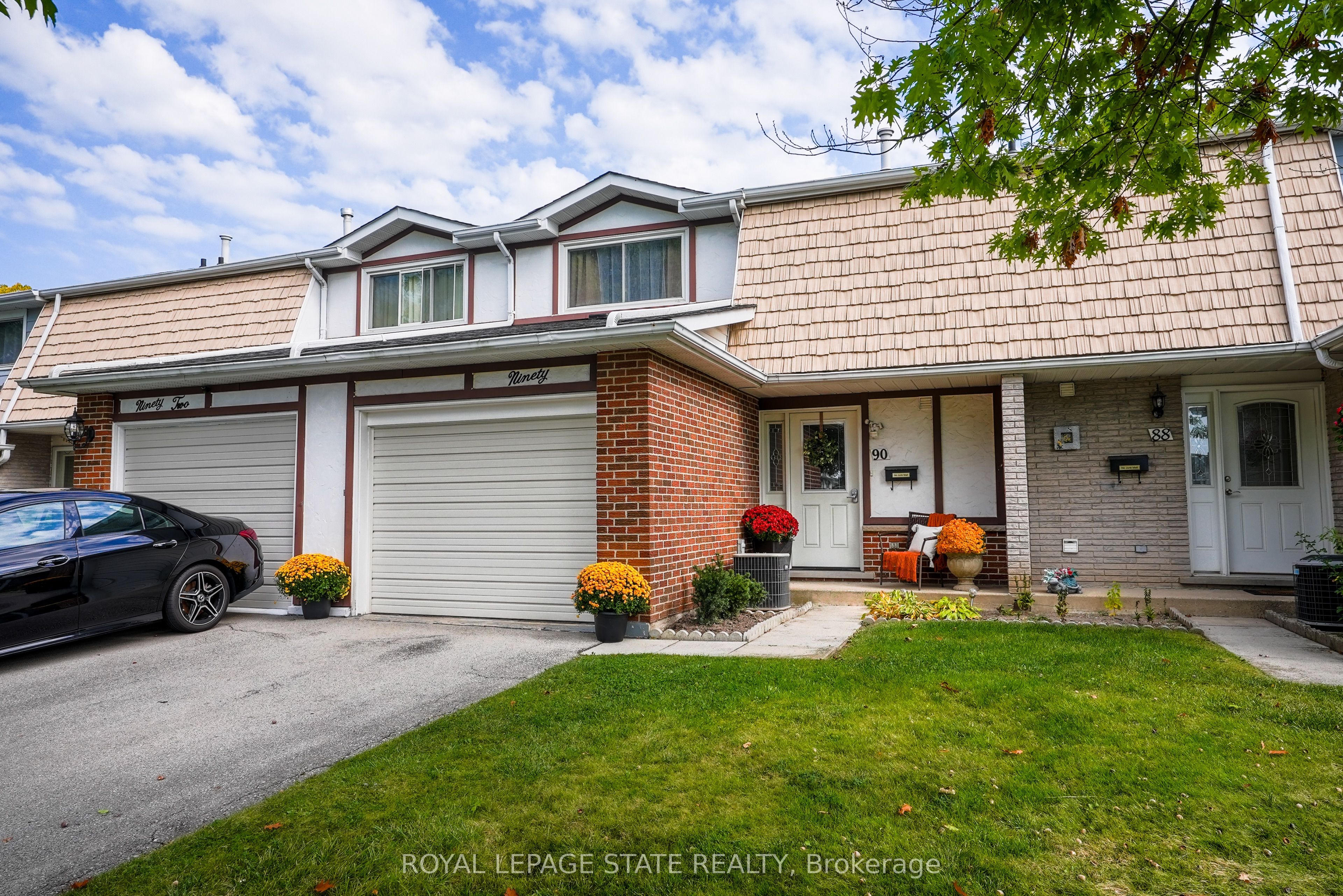 90 St Andrews Drive, Hamilton, ON, L8K 6H4