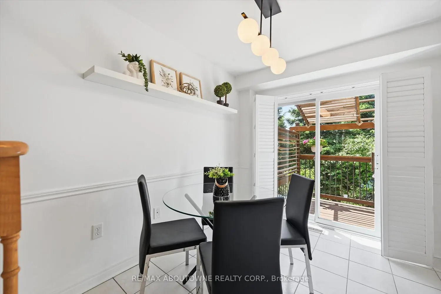 2420 Ravinebrook Crescent photo 3
