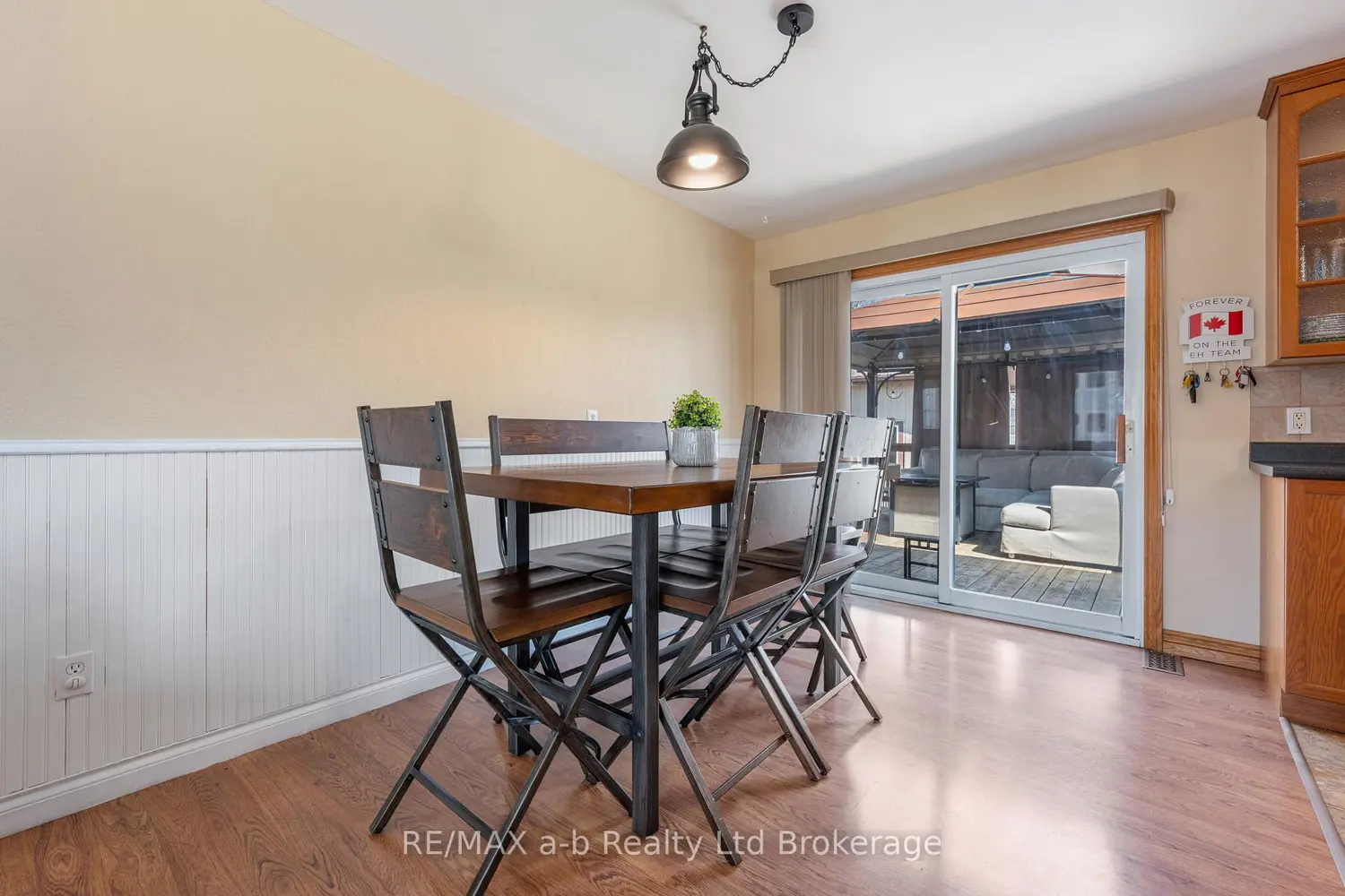 318 Broadway Street photo 3