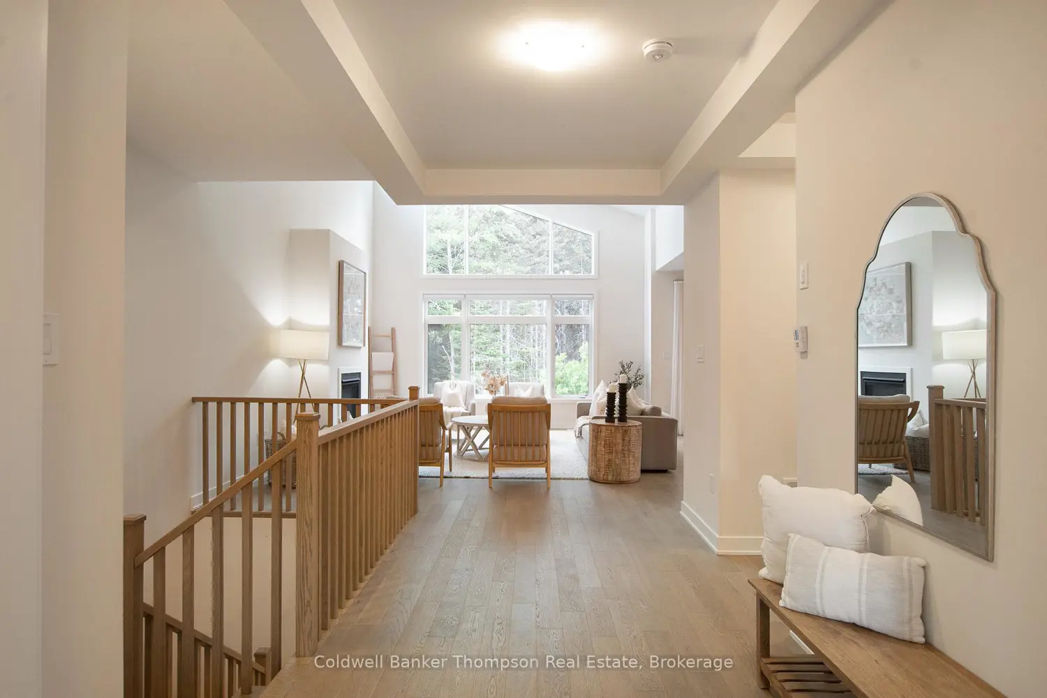 1040 Greensview Drive photo 2