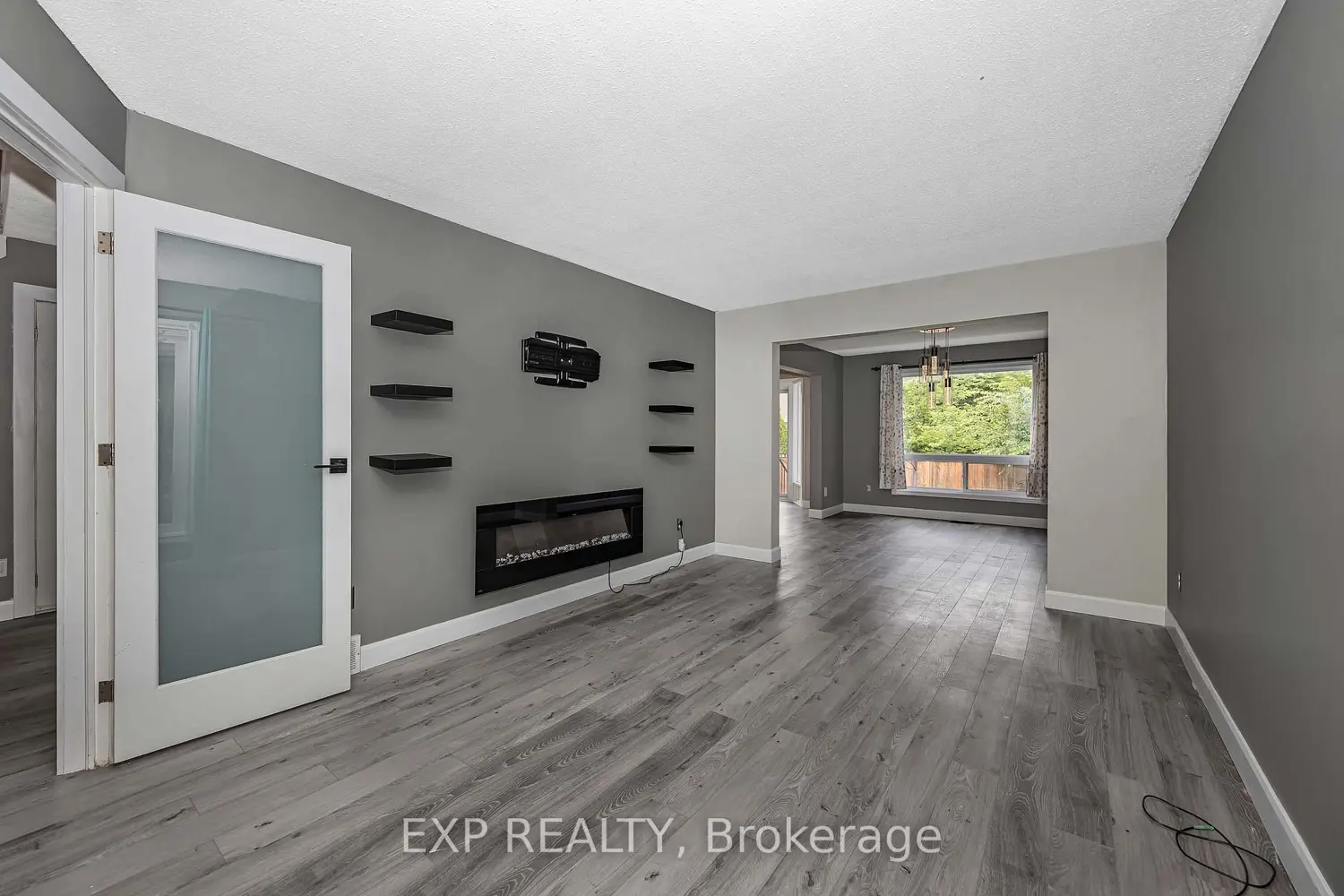 1797 Belval Crescent photo 3